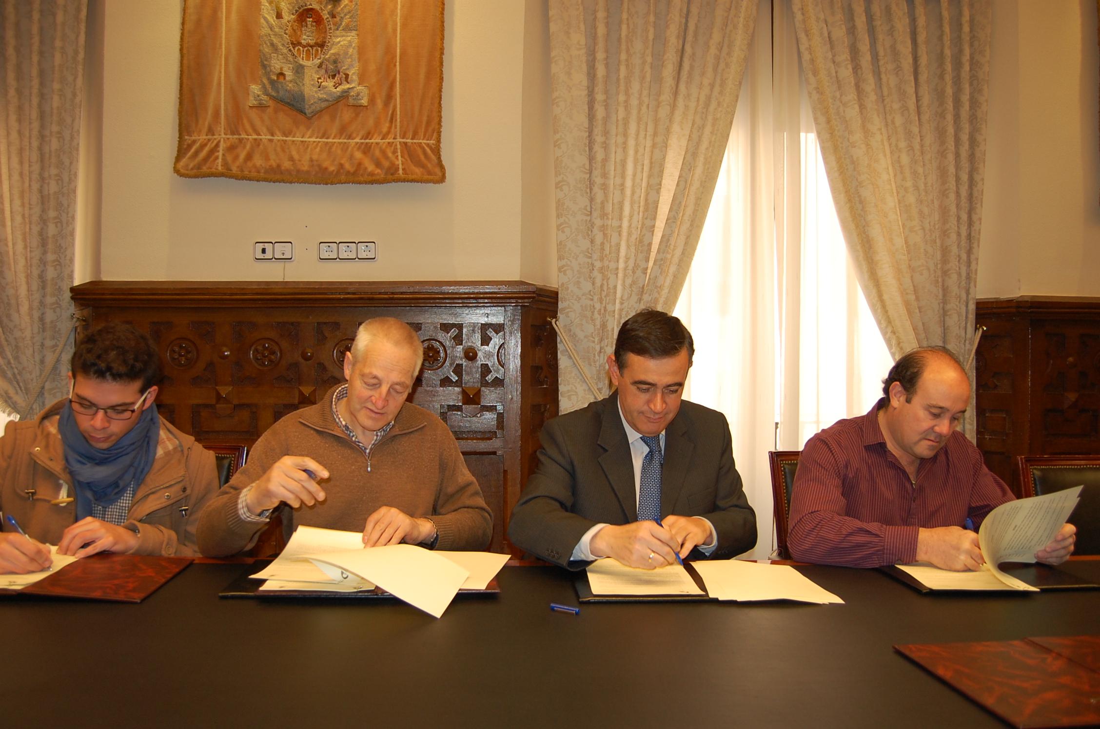 CONVENIOS DE COLABORACIÓN CON LOS AYUNTAMIENTOS DE ONCALA, NOVIERCAS Y YANGUAS PARA LA ORGANIZACIÓN DE FERIAS EN 2013